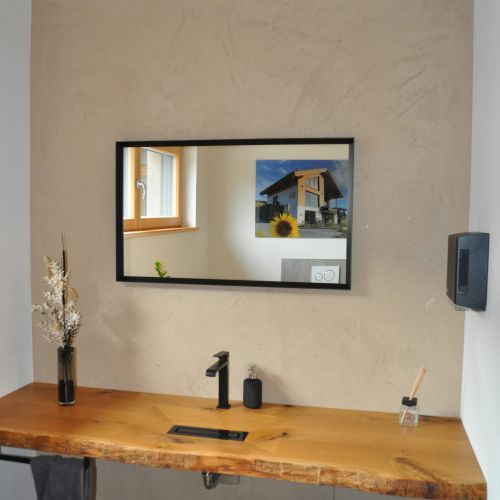 Modernes Waschbecken mit Spiegel