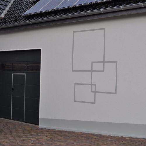 Moderne Grafik auf Hausfassade